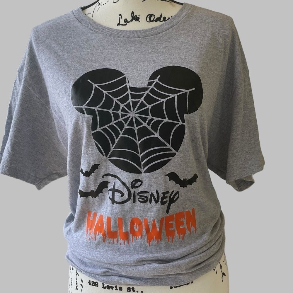 Disney Halloween Mickey Mouse Spider Web Graphic Tee Gray Women’s L